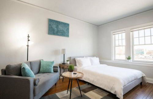 CITY VIBES - Modern Suite in the heart of Downtown - Foto 4