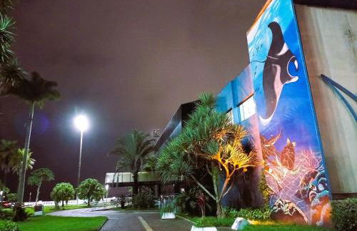 Ponta da Praia amplo 3dorm 3ban frente ao mar - Foto 34