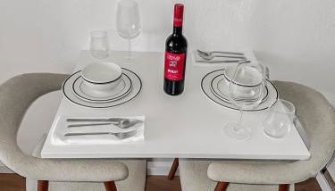 Chic City Apartment, 1BR for 2, Elegant Comfort, City Center - Foto 5