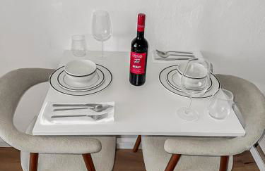 Chic City Apartment, 1BR for 2, Elegant Comfort, City Center - Foto 5