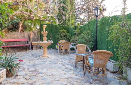 Elegant Villa in Archena + Private Pool - Photo 4