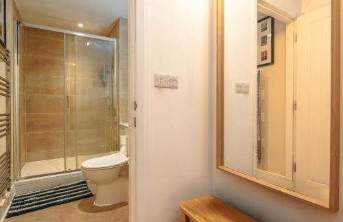Pet Friendly Village Flat Near Stonehenge - Photo 9