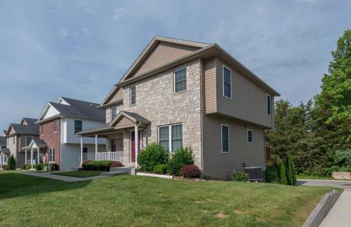Hoosier Happiness Townhouse - 2 King Size Bedroom Suites - Foto 28