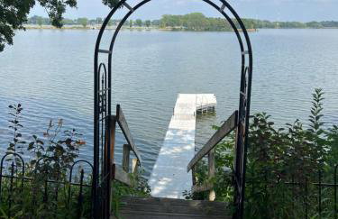 Over 200' of Shoreline on Foot Lake!! Great Fishing Year Round! - Foto 2