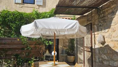 Un air de vignes, jacuzzi privatif, centre maussane - Photo 2