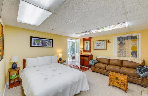 Studio with Shared Hot Tub Walk to Happys Inn - Foto 5