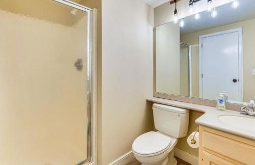 Walk to Ski Lift Spacious Condo in West Dover! - Photo 15