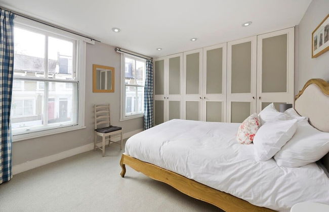 Fulham 4-bed House & Garden Near Tube - Photo 1