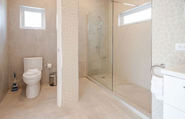 Modern Trestrapi Beach Villa 8 bed 8 Bath 2 Pools - Foto 43