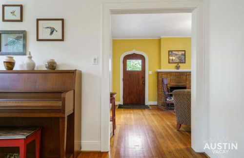 Charming Vintage House in Zilker with Hot Tub and Parking - Foto 17