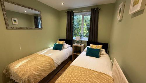 Perfect for workers, Fast WiFi, Parking - Photo 5