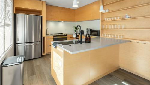 Steps from Aggieville - Fun Manhattan Stay - Foto 3, stove, dishwasher, minibar