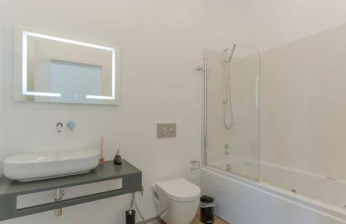 The pool house in Ponta de Sol - Photo 15