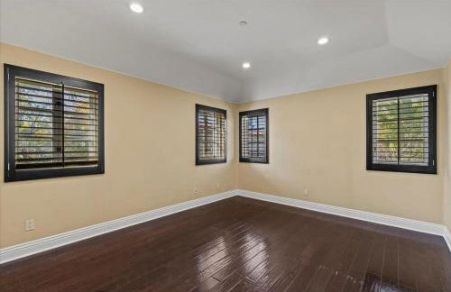 5800 sq ft Gorgeous Tarzana 7 bedroom 9 bathroom home with pool and hot tub - Foto 17