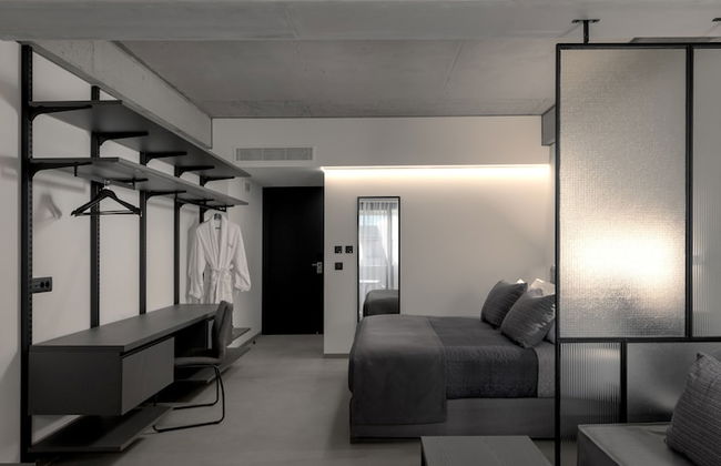 Essence Suites - Photo 37