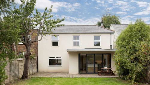 Spacious 4-Bed Near City & Sea - Foto 2, Garden, Garden view