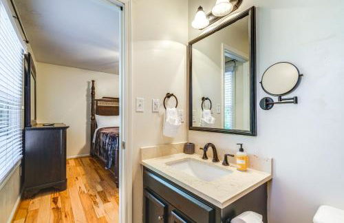 Pet-Friendly Roanoke Home with Fire Pit and Grill! - Foto 13