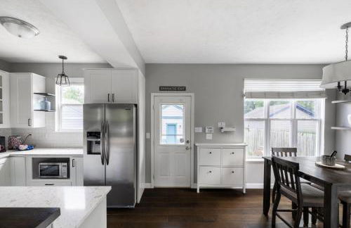 Indy Gem, Mins from Downtown with Hot Tub - Photo 12