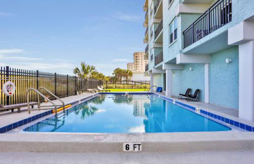 Oceanfront condo with pool, amazing view, balcony & beach access - Foto 26