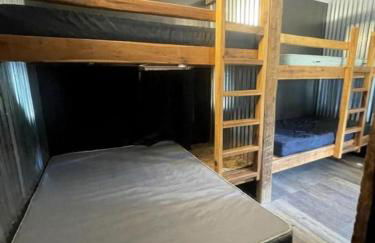 Equipped Cabin Surrounded by Nature in Indiana - Foto 17