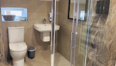 Lethbridge Villa 49 Apartment 3 Super Fibre WiFi, Free parking - Foto 5