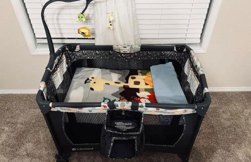 Family Fun! Sleeps 8, King Bed, 2 Queens, and Sofa Bed, Games - in Rogers - Foto 39