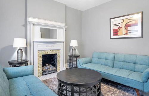 Beautiful Rehabbed Unit in Shaw Community - 4226b - Photo 2