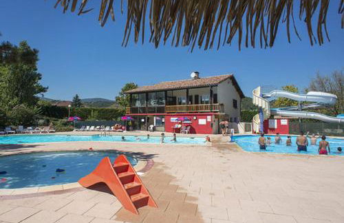 Bungalow confortable à Condrieu avec piscine partagée - Foto 12