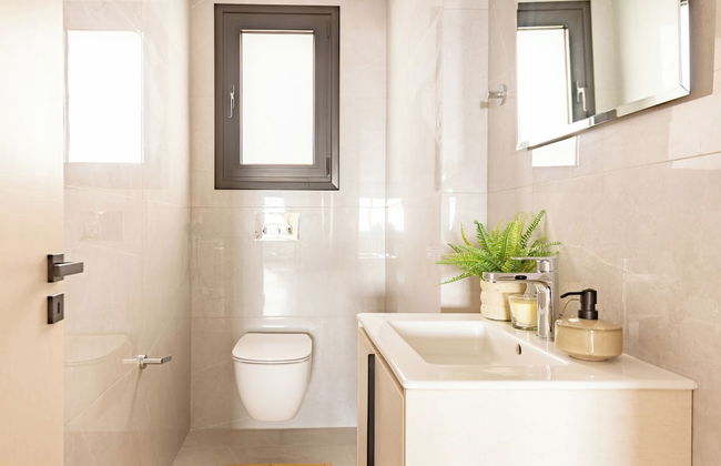 Sanders Eduardovich Limassol - Foto 60