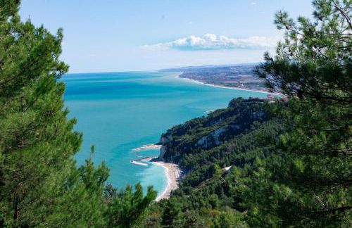 Conero - Parking & AC by Host Hero - Foto 18