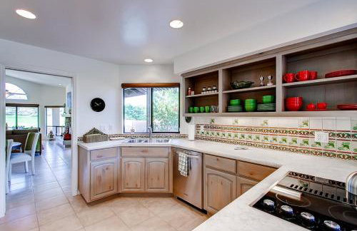 Country Club Home 2 BR, 2 BA and Den about 1 Mi to Golf - Foto 9