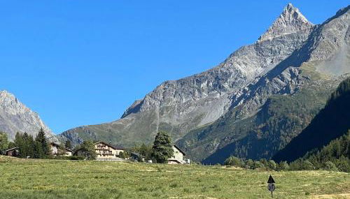 Les Hirondelles de Bellevue - spacieux logement avec cheminée - Foto 3