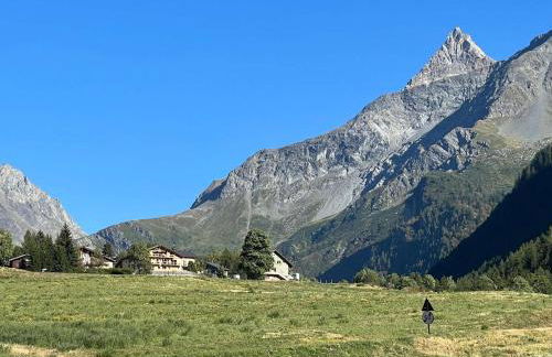 Les Hirondelles de Bellevue - spacieux logement avec cheminée - Foto 3