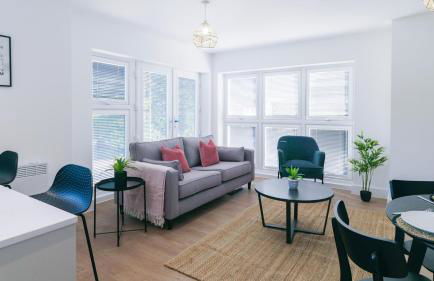 Luxury Flats Near Manchester Airport - Photo 2