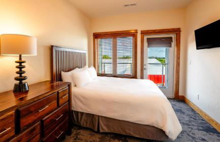 The Planet - Waterfront 3-Bedroom, 3-Bathroom Penthouse Suite at REAL Watersports - Foto 15