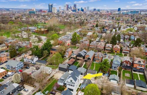 Chateau in the Village - Brand New 3BD 5BA - Foto 3