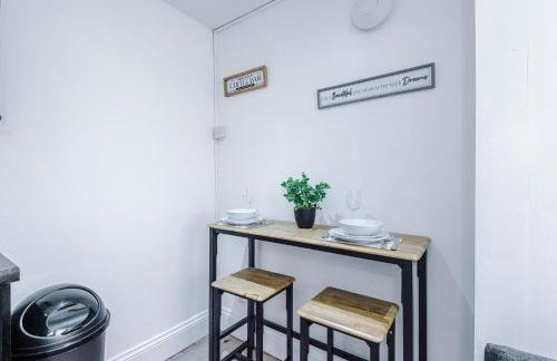 Luxury 1 bedrooom house, sleeps 4, free parking - Foto 22