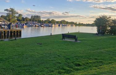 Home on the Broads Just Renovated - Foto 80