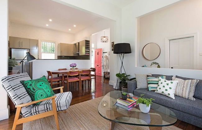 Historic 1890s House With Terraced Backyard Deck H346 - Photo 8