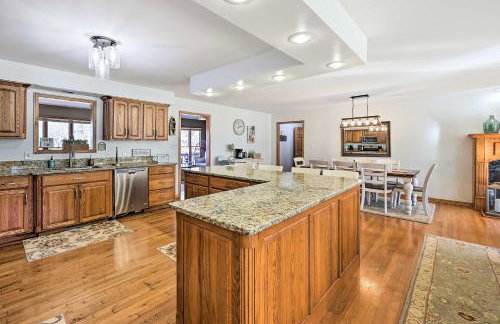 Hot Tub and Shared Dock Lakefront Grove House - Foto 11