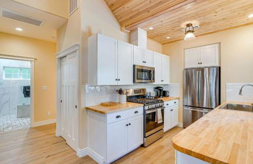 Auburn Farmhouse with Fireplace, Close to Wineries - Foto 9