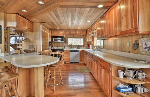 Skaneateles Lake Home Water Views and Private Beach - Photo 9