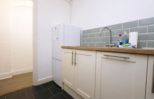 Studio - Kitchen - Parking - Ideal for Contractors - Foto 16