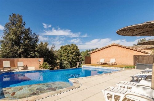Foto 9 - Appartamento a Néoules con piscina e vista giardino