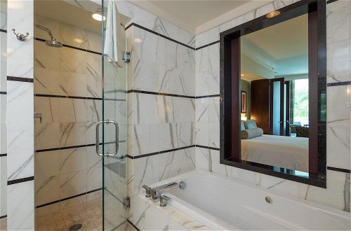 Photo 40 - Fontainebleau Miami Beach Private Luxury Suites