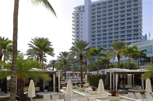 Photo 8 - Fontainebleau Miami Beach Private Luxury Suites