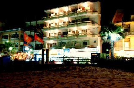 Photo 31 - Theo Beach Hotel Apartments