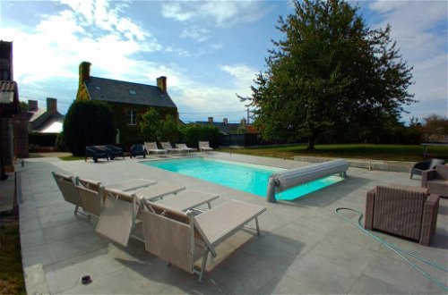 Photo 52 - Maison en Dragey-Ronthon avec piscine privée et vue sur la piscine
