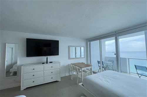 Photo 39 - Castle Beach Apartments