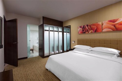 Foto 5 - Four Points By Sheraton Hotel and Serviced Apartments